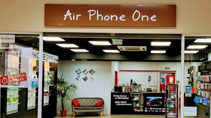 Devanture de la boutique Air Phone One dans la galerie de l'Intermarché SUPER de Saint-Gilles